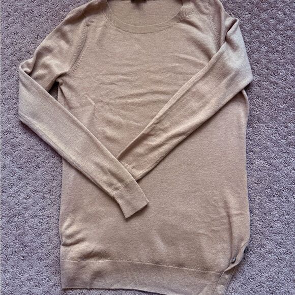 ANN TAYLOR SWEATER - Picture 2 of 4